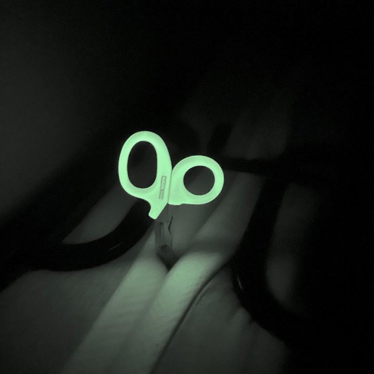  Rescue Essentials-Glow-In-The-Dark Handled Shears, 7.5" With Clip-MedTech-2
